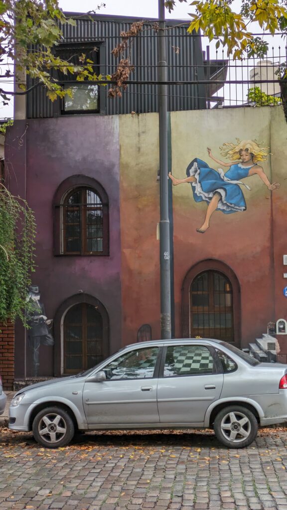 Mural on house in Buenos Aires